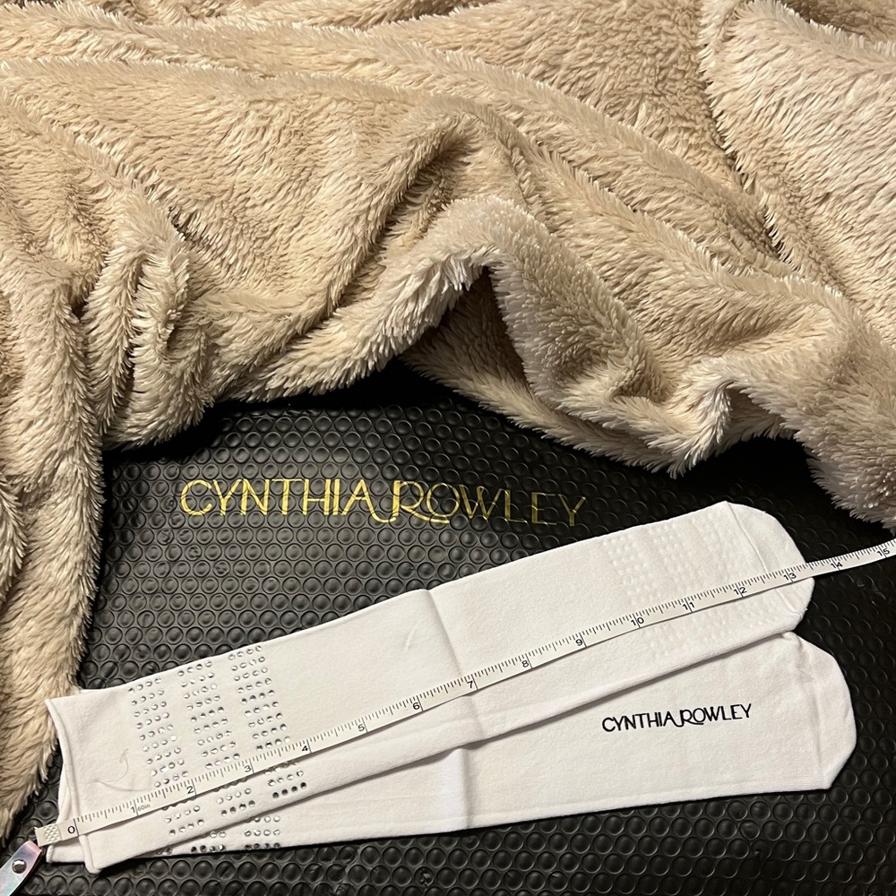 CYNTHIA ROWLEY Crystal Socks - Picture 3 of 5